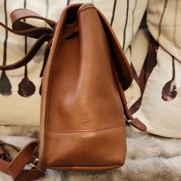 Vintage Coach Tan Leather Backpack #060-9960 - Picture 4 of 8